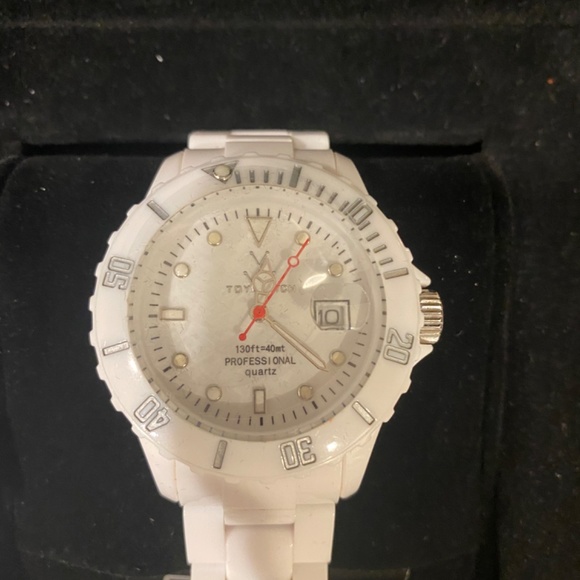 White Toy Watch branch - Picture 5 of 7